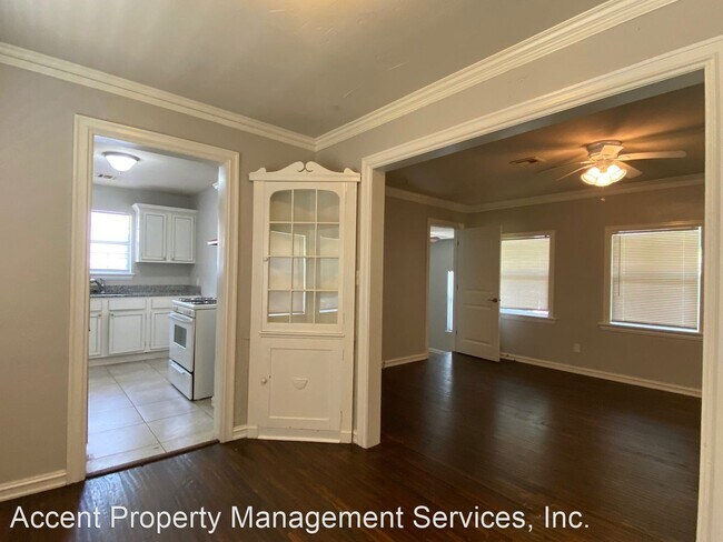 Building Photo - 2 br, 2 bath House - 828 North Marion Avenue