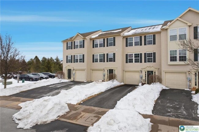 Building Photo - 1048 Sparrow Way