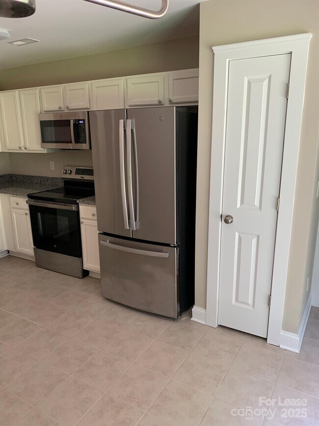 Foto del edificio - 13445 Glenwyck Ln