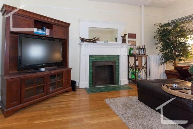 Foto del edificio - HOT ALLSTON LISTING!!!!