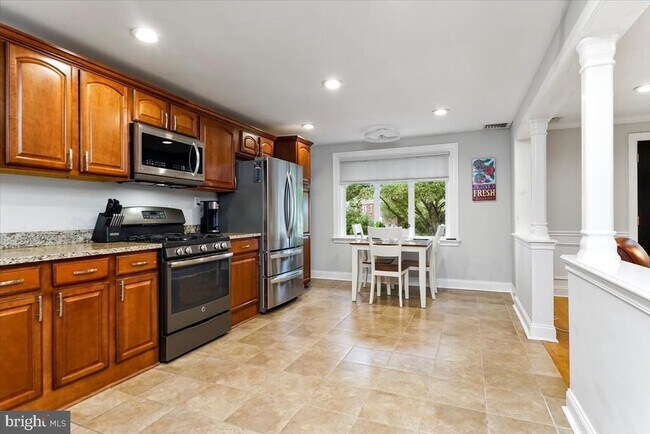 Foto del edificio - 67 Lownes Ln