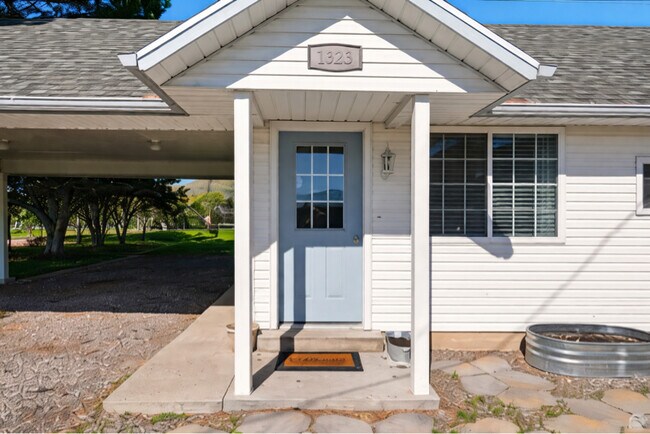 Building Photo - 1317 S 400 E