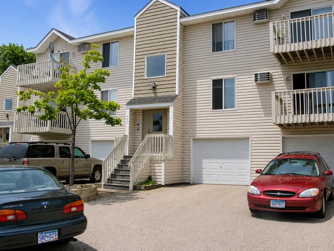 Building Photo - 902 Wescott Trl