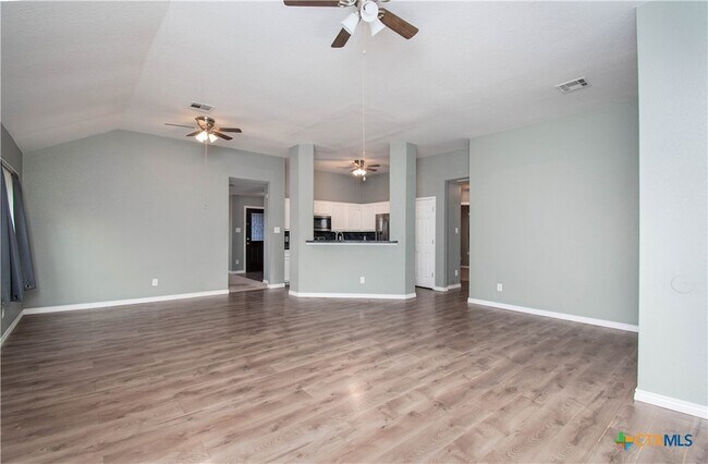 Foto del edificio - 2001 Matt Dr