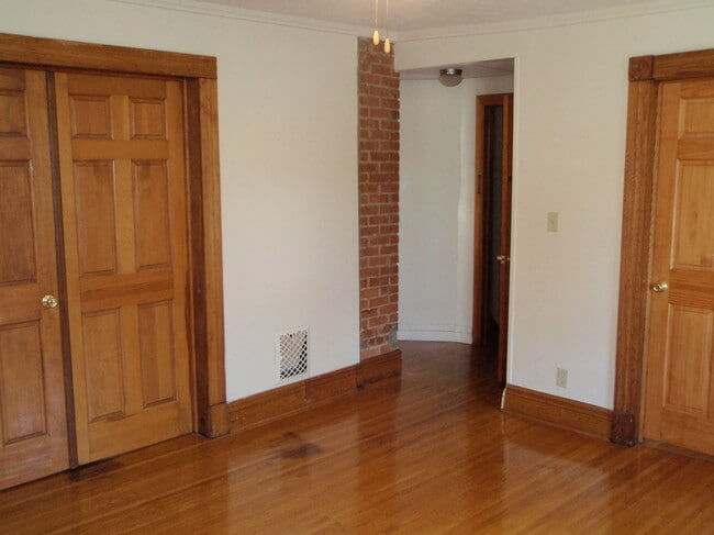 Livingroom - 26 Boardman St