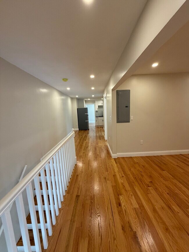 Building Photo - 30 Hano St
