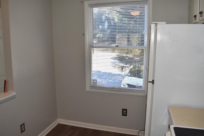 Foto del edificio - 7301 Pebblestone Dr
