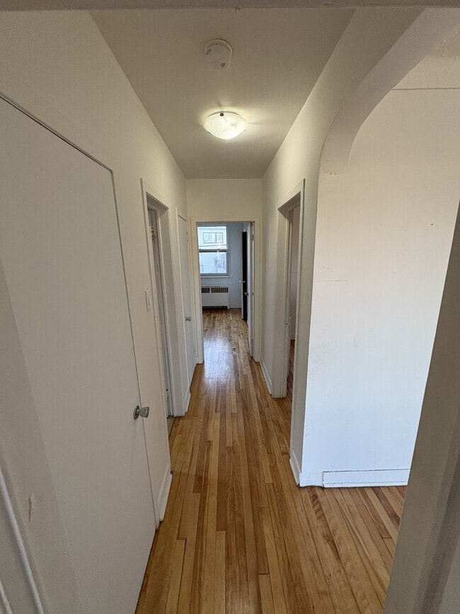 Building Photo - 277-277 Irene Crescent
