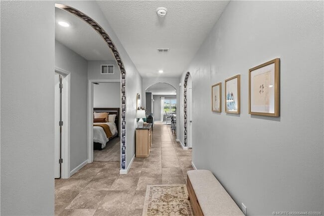 Building Photo - 10760 SW Cremona Way