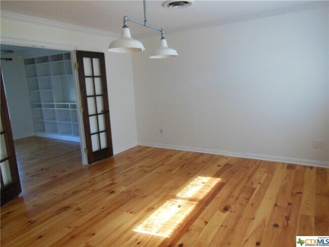 Building Photo - 1151 Canyon Dr