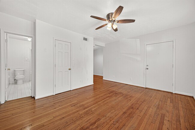 Building Photo - 609 Cortlandt St