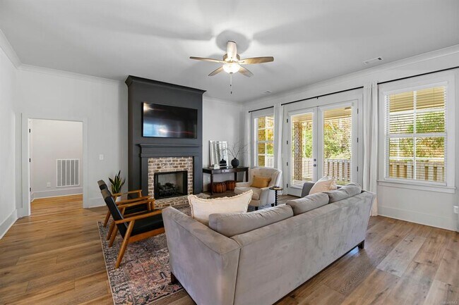 Building Photo - 1691 Pebble Creek Dr