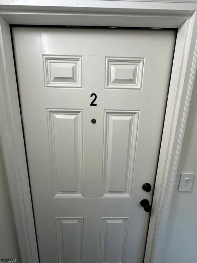 Building Photo - 112 Fairview Ave