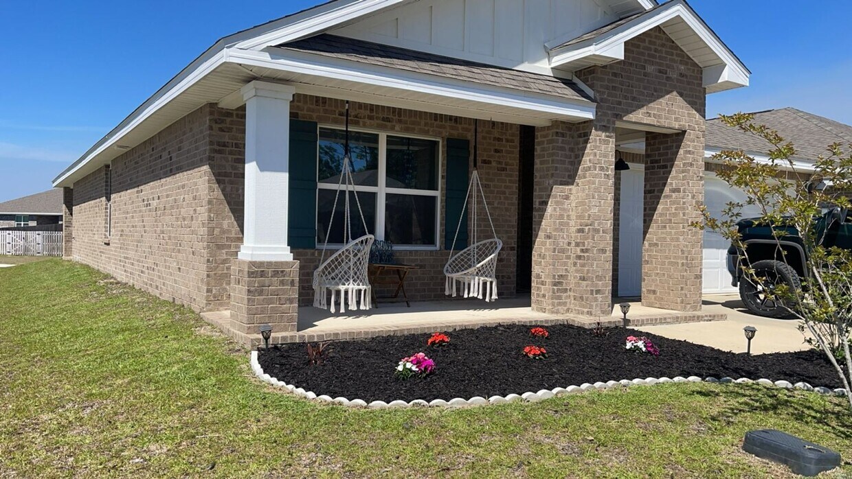 Foto principal - 4 Bedroom 2 Bathroom 2 Car Garage House Fo...