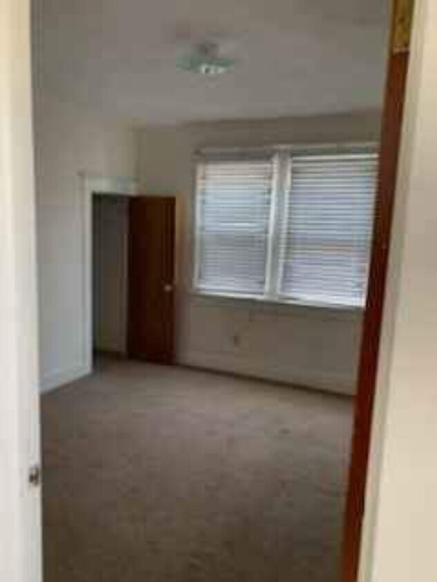 Primary Photo - 431 Horton St