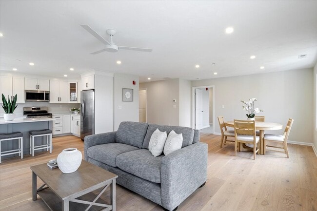 Foto del edificio - 32 Regency Cir