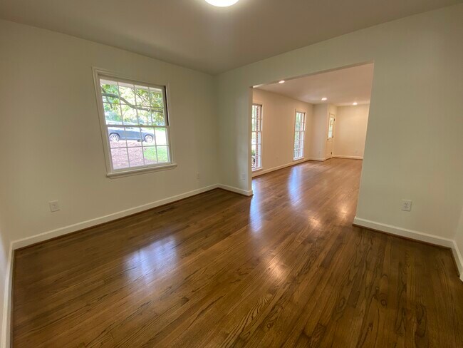 Foto del edificio - 1719 Windsor Blvd