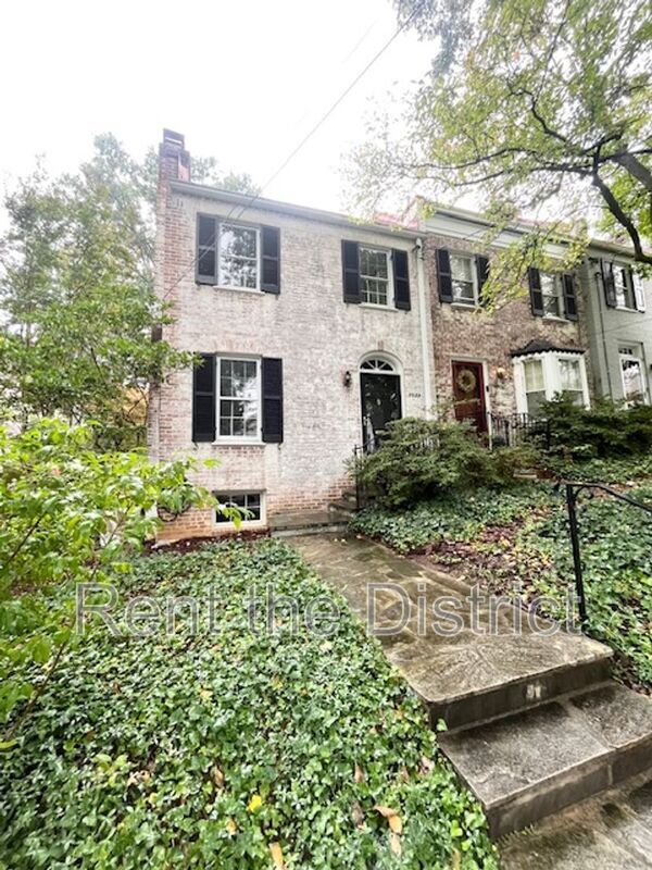 Foto principal - 5025 V St NW