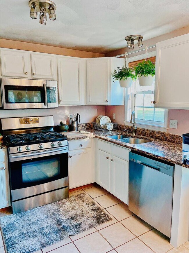 Building Photo - 58 Juniper Ln