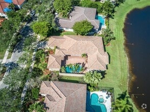 Building Photo - 2664 Edgewater Dr