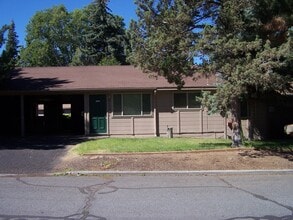 Building Photo - 511 SE Centennial St