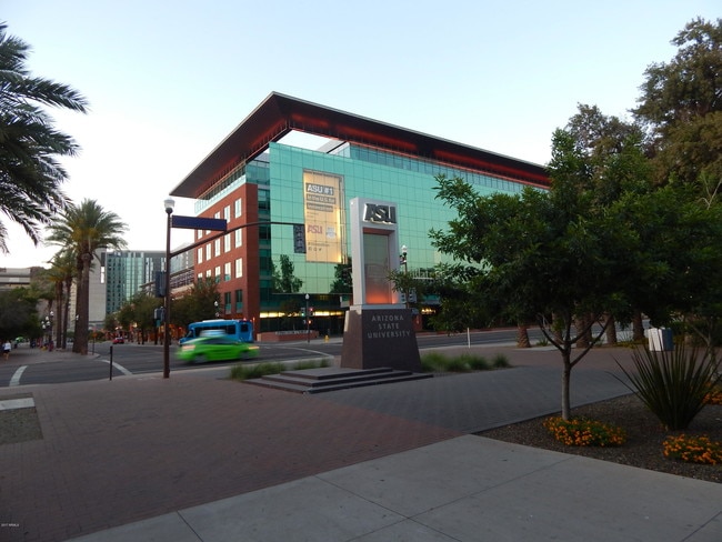 Foto del edificio - 2020 S Granada Dr