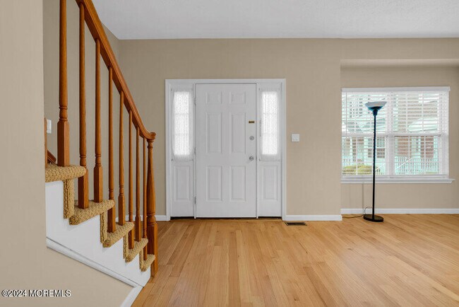 Foto del edificio - 87 Richmond Ct S