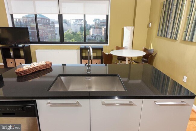 Foto del edificio - 2030 F St NW