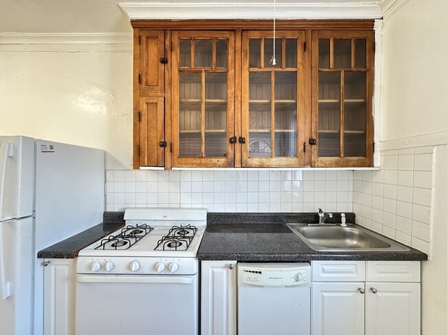 Building Photo - 4826.5 W Addison St