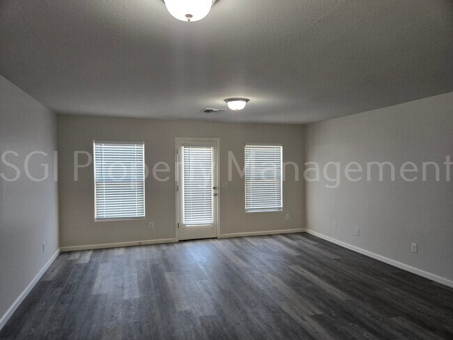 Foto del edificio - 1048 W Verde Ln