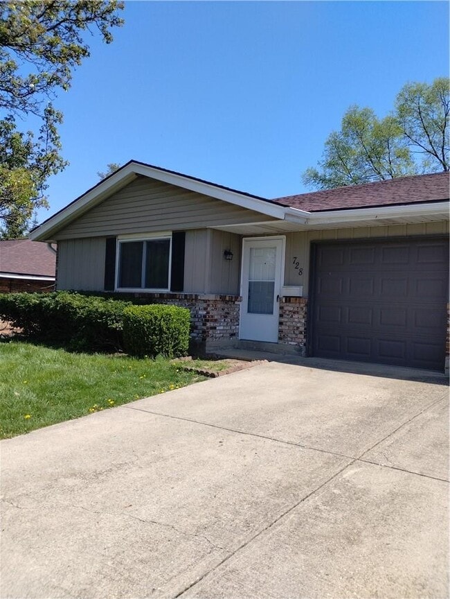 Building Photo - 728 Red Deer Ln