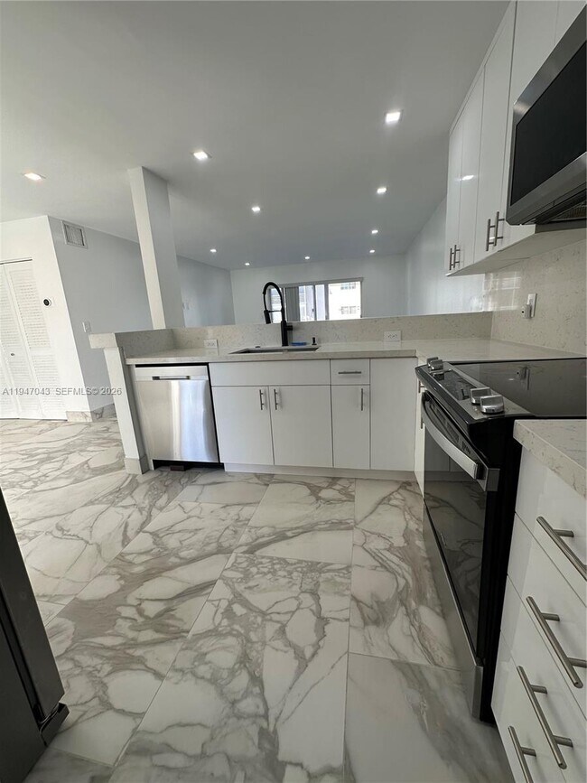 Foto del edificio - 4100 N 58th Ave