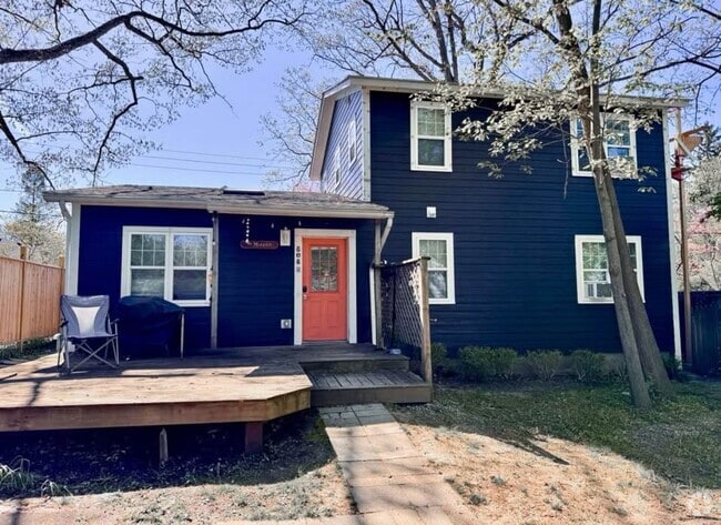Building Photo - 808 Hutchins Ave
