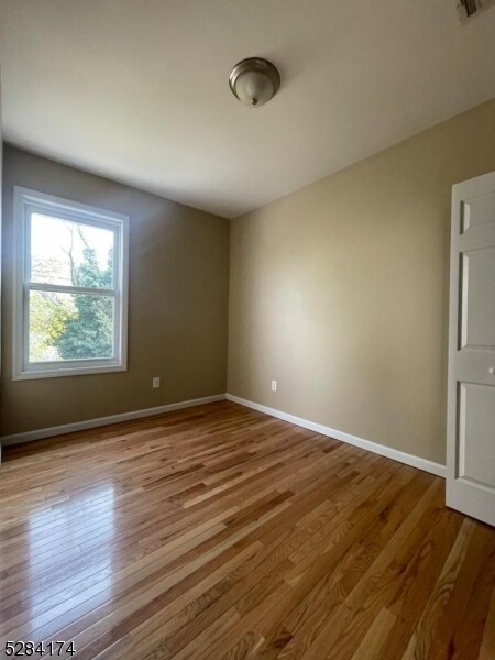 Building Photo - 563 Jackson Ave