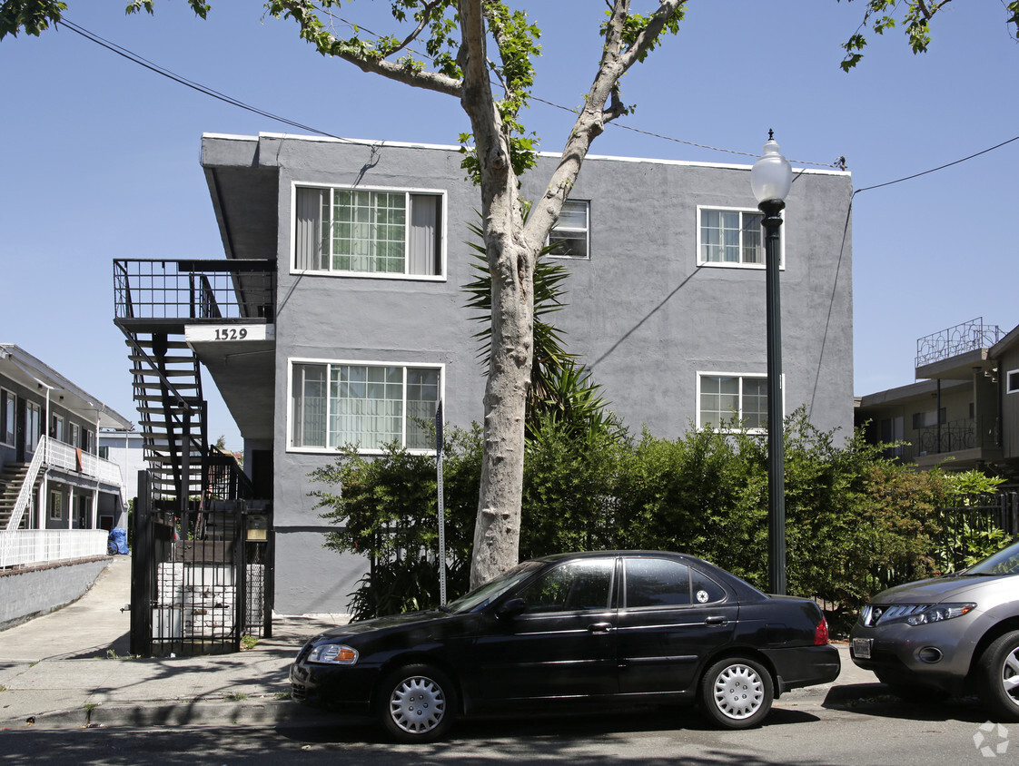 Building Photo - 1529 Alcatraz Ave