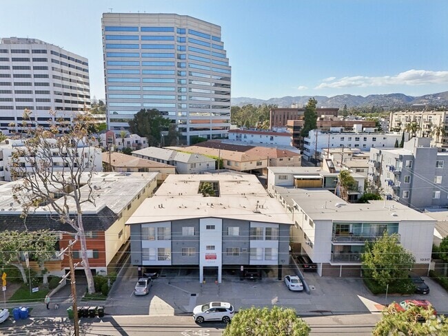 Building Photo - 12323 Texas Ave