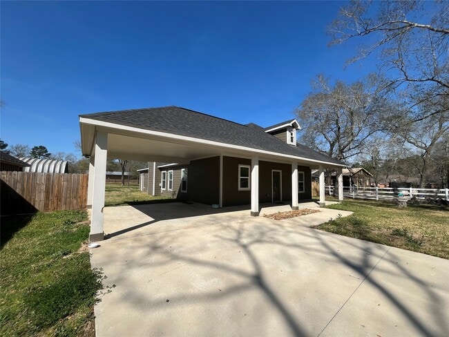 Building Photo - 30023 Rosebud St