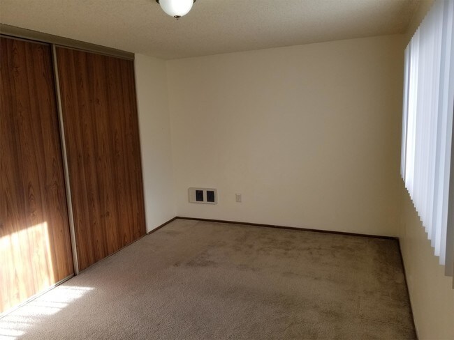 Building Photo - 1385 NE Hogan Pl