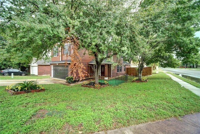 Building Photo - 14501 Menifee St