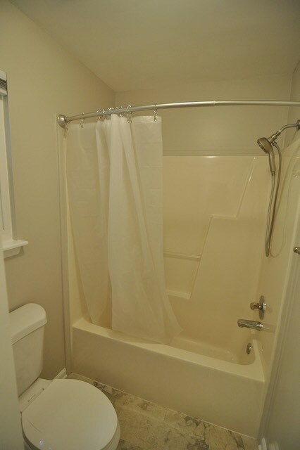 Foto del edificio - 304 Beech Hill Ct