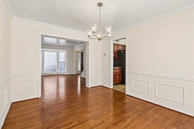 Foto del edificio - 820 Chatsworth Dr