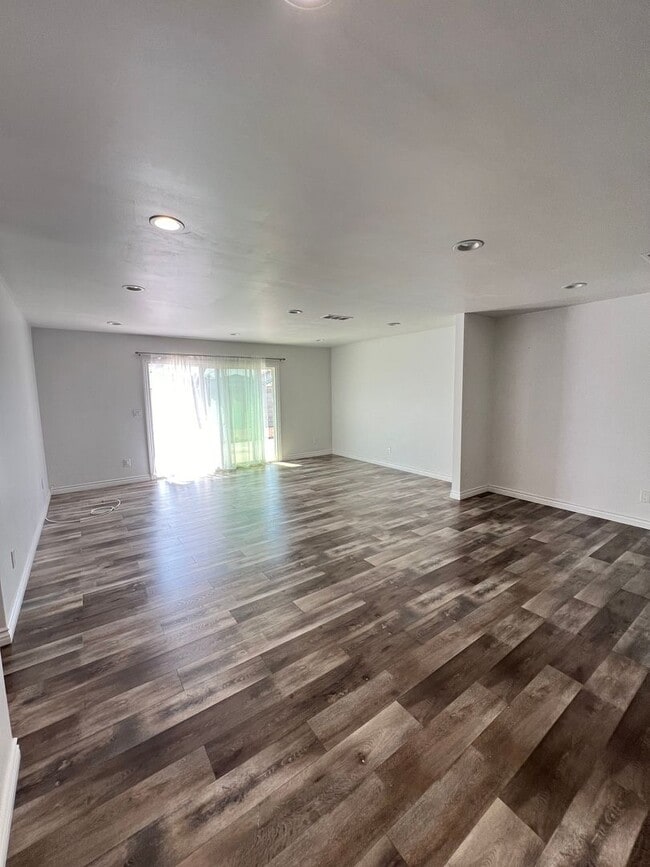 Foto del edificio - Charming 3 bed/ 2 bath home in El Monte!!