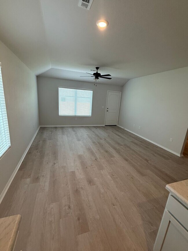 Foto del edificio - *Move In Special* BRAND NEW Four Bedroom |...