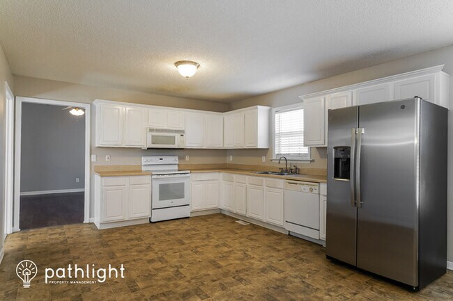 Building Photo - 131 S Ledford Dr, Clayton, NC, 27520
