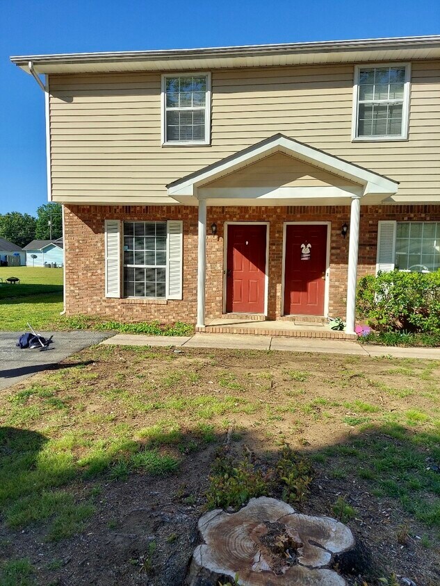 114 Eveningside Dr, Soddy Daisy, TN 37379 Townhome Rentals in Soddy