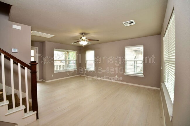 Building Photo - 512 S Haynie St