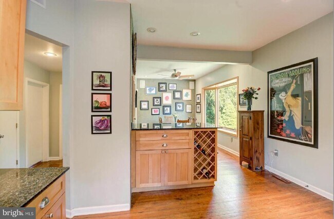 Foto del edificio - 105 Franklin Rd