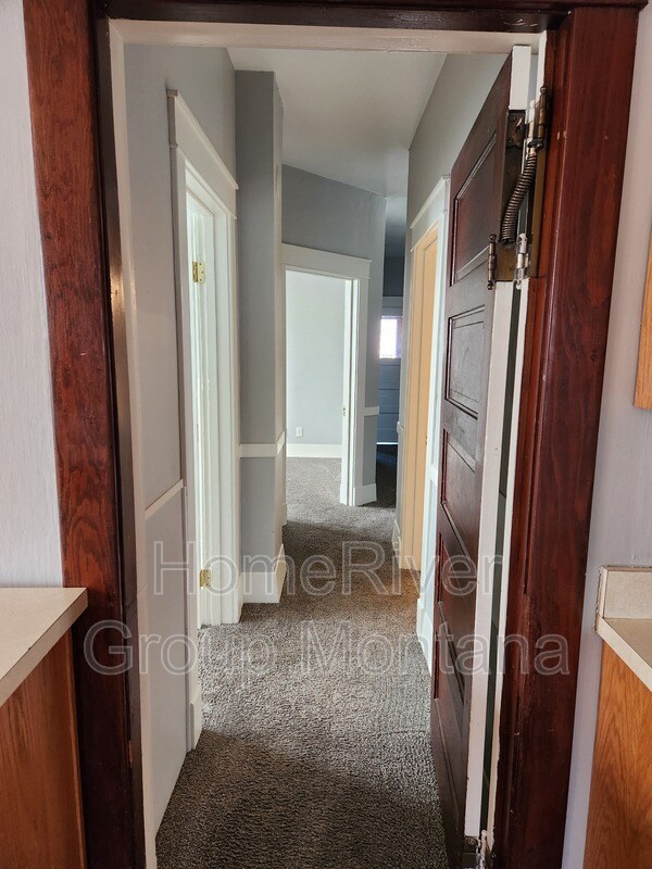 Foto del edificio - 538 S 3rd St W