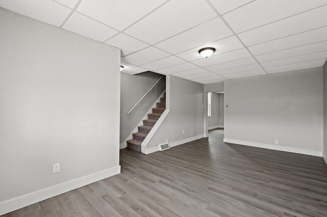 Building Photo - BLACK FRIDAY DEAL! SCORE 50% OFF 1ST MONTH'S RENT IF SIGNED BY NOV. 28! Fresh 2 bedroom home in M...