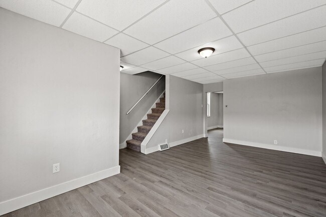 Foto del edificio - Cozy 2 bedroom home in Myer Park available...